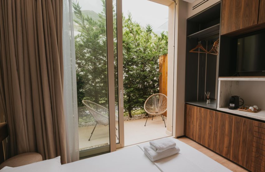 Aqua-204-Photo Cover-min