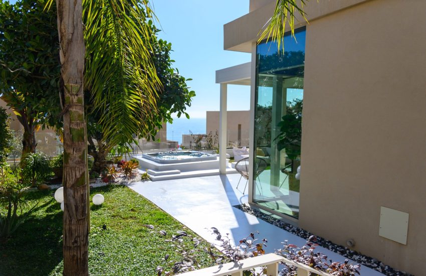 Oasis-97A-Photo Cover-min