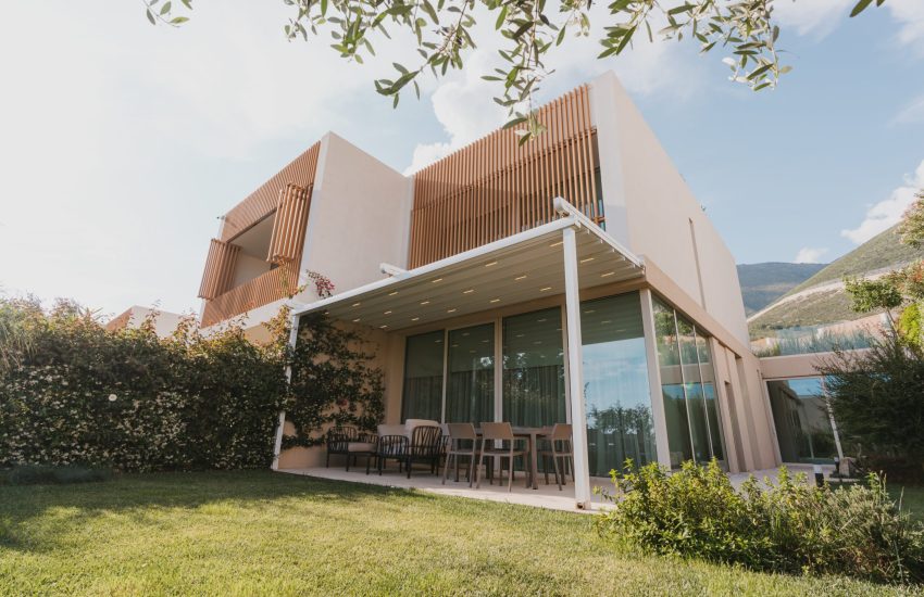 Paradise-61A-Photo Cover-min